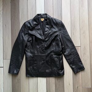 Caslon Women’s Black leather blazer-jacket with button-up front and two pockets